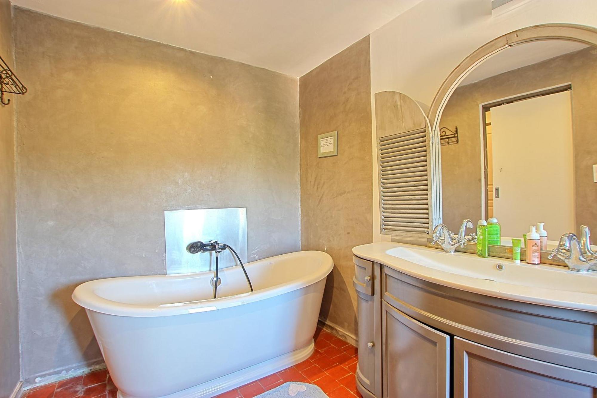 Mas Le Nathakassou Villa Cabannes Ngoại thất bức ảnh